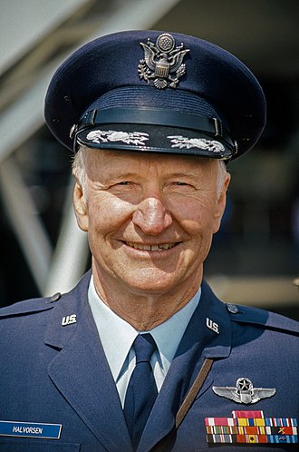 Ex wikipedia 330px Gail Halvorsen ca 1983 JPG