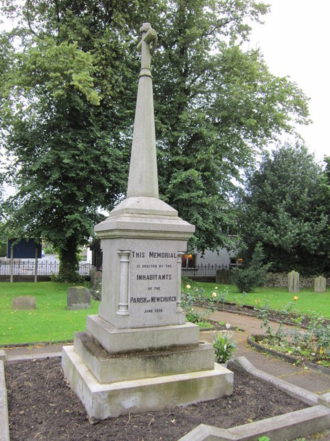 Culcheth War memorial photo 2 CC by SA Alexander P Kapp 9096110113204320